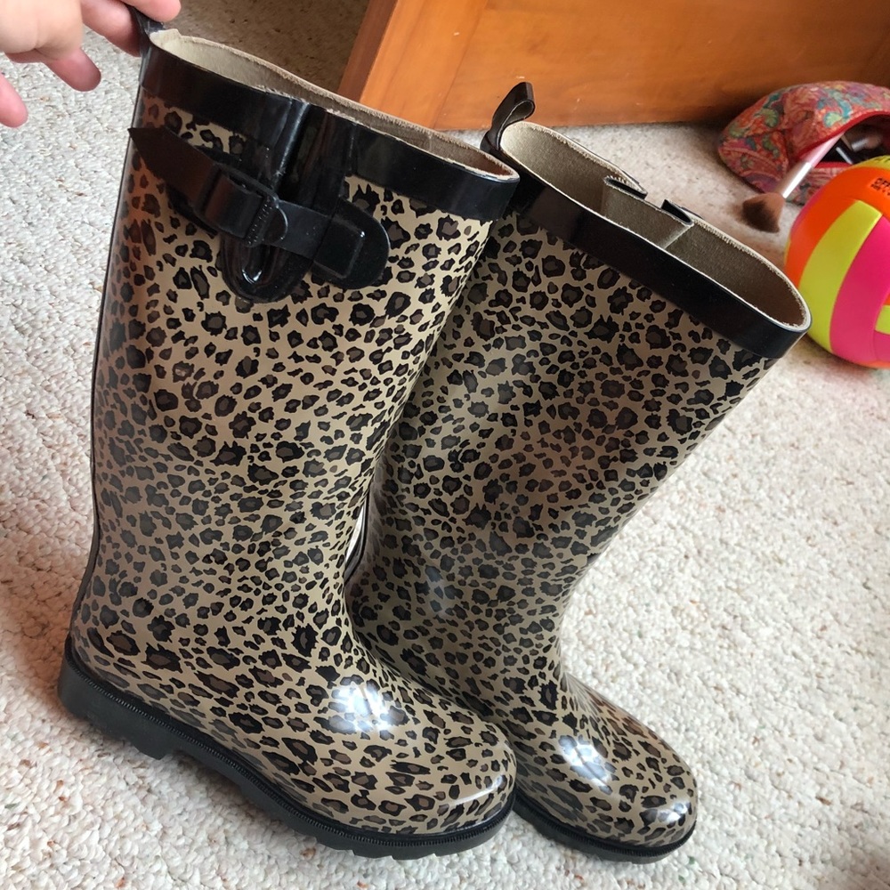 Never worn before cheetah rain boots!